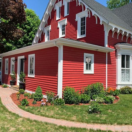 The Red House Fredericton Bed and Breakfast Exteriör bild