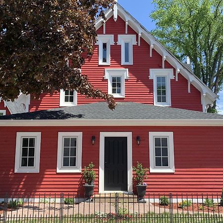 The Red House Fredericton Bed and Breakfast Exteriör bild