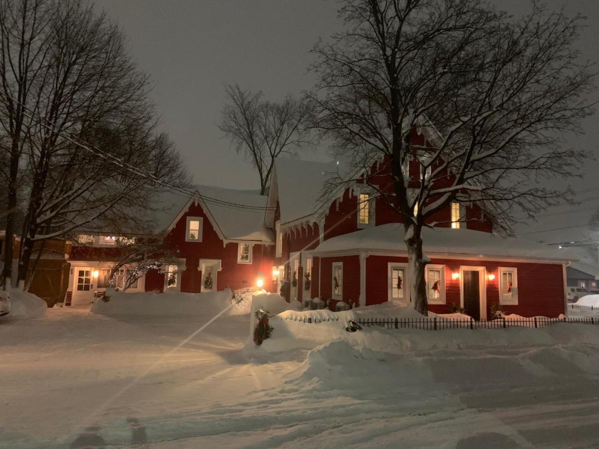 The Red House Fredericton Bed and Breakfast Exteriör bild