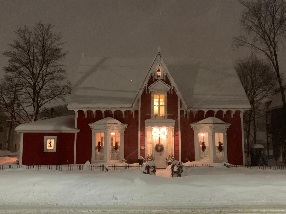 The Red House Fredericton Bed and Breakfast Exteriör bild