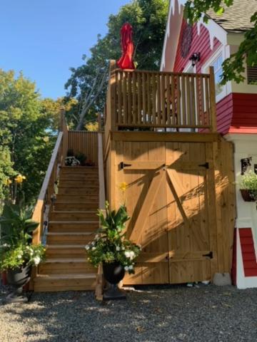 The Red House Fredericton Bed and Breakfast Exteriör bild