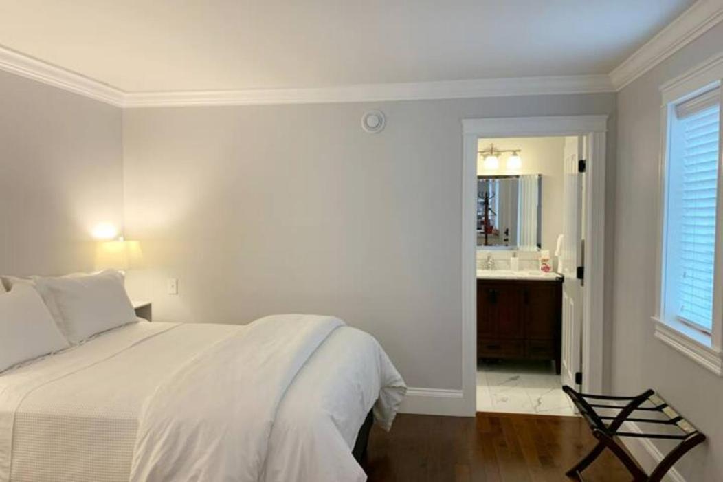 The Red House Fredericton Bed and Breakfast Rum bild